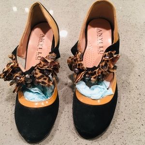 Anyi Lu Brand New Embellished Classic Pump